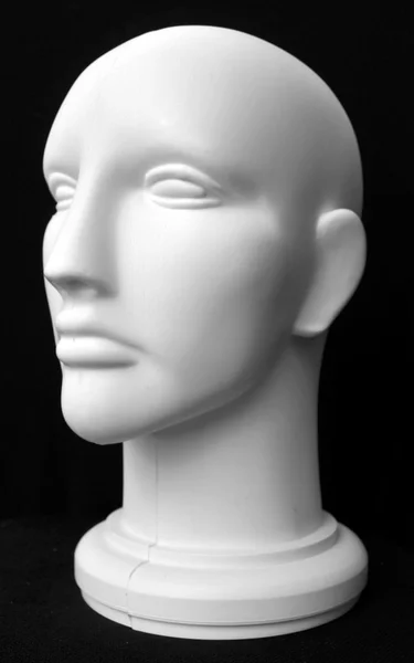 Čelní Pohled Hlavy Figuríny Manekýn Izolovaných Černém Pozadí — Stock fotografie