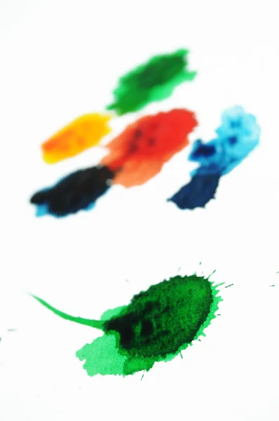 Streszczenie Zbliżenie Zdjęcie Kolorowe Plamy Tuszu Farby Splatters Dabs Drybluje — Zdjęcie stockowe