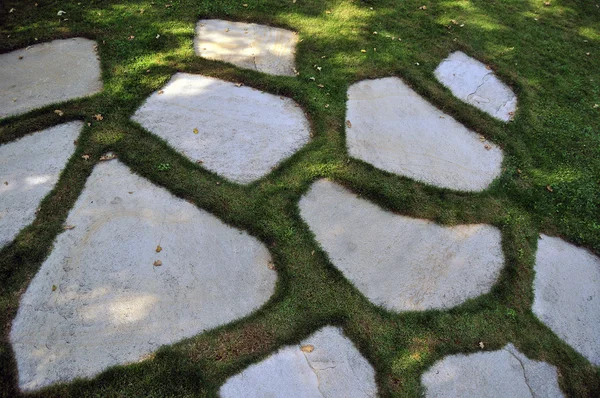 Ogród Kamienna konstrukcja płaska skała ścieżka — Zdjęcie stockowe