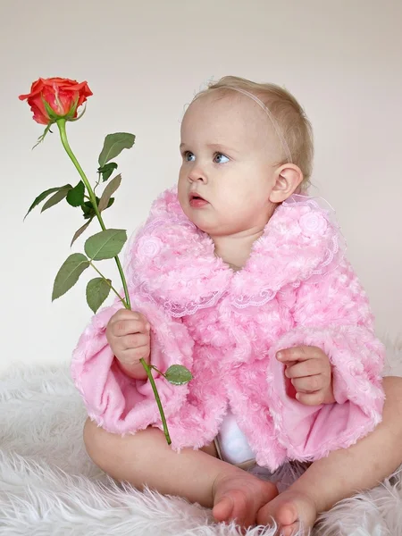 Meisje en rose — Stockfoto