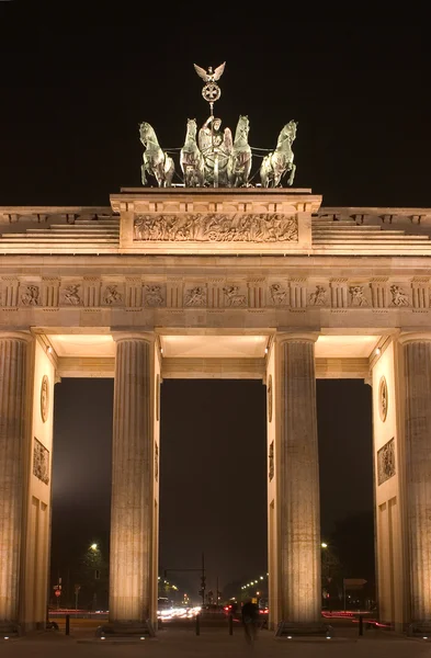 Brandenburger Tor Bei Nacht Frontal — Stockfoto