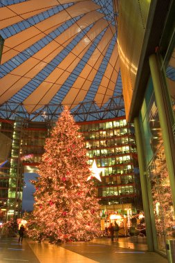 Werihnachten im Sony Center 4