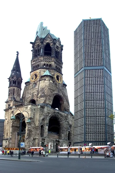 Neue Und Alte Kirche — Stock fotografie