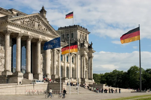 Reichstag von der Seite — Stockfoto