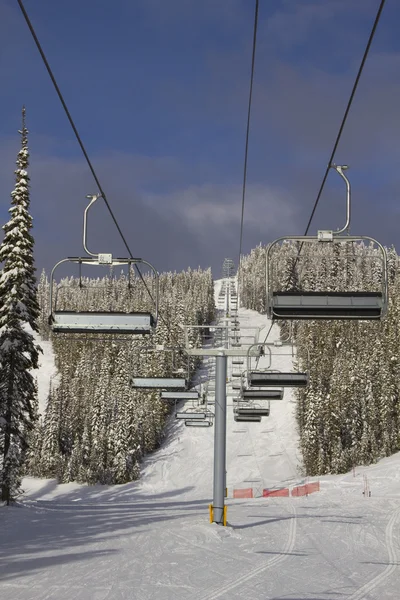 Ski lift lijn portret Rechtenvrije Stockfoto's
