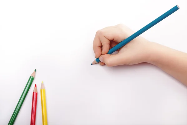 Une Main Enfant Dessine Crayon Bleu Fond Blanc Gris Vue — Photo