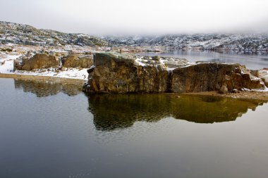 dağ manzarası, göl ve fogn