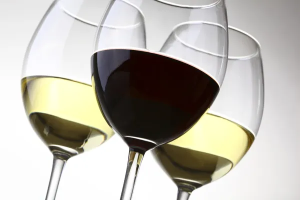 Vinho branco e tinto — Fotografia de Stock