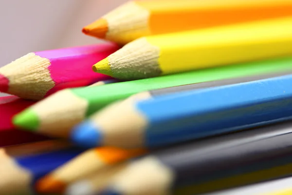 Beyaz Arkaplanda Renk Kalemi — Stok fotoğraf