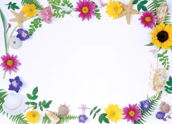Blumenrahmen Mit Platz Für Ihren Text — Stockfoto