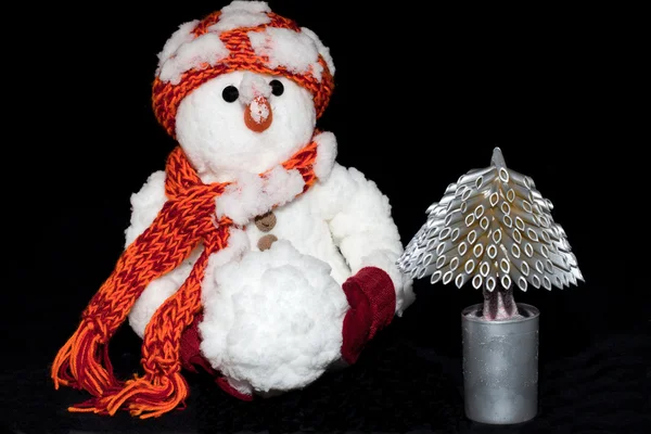 Російська Національна Сніг Лялька Сніговик Шапка Шарф Стилізовані Дерево Стокове Фото