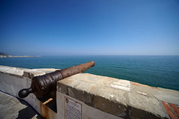 Old Spanish cannon on the quay of the city of Sitges — Stock Photo, Image