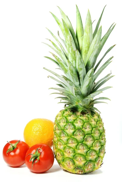 Frutas frescas isoladas — Fotografia de Stock