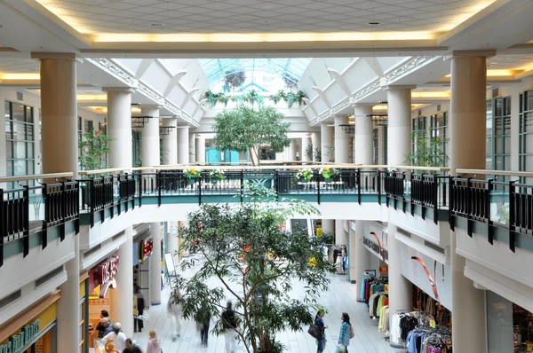 Dentro del centro comercial 300 grados de vista — Foto de Stock