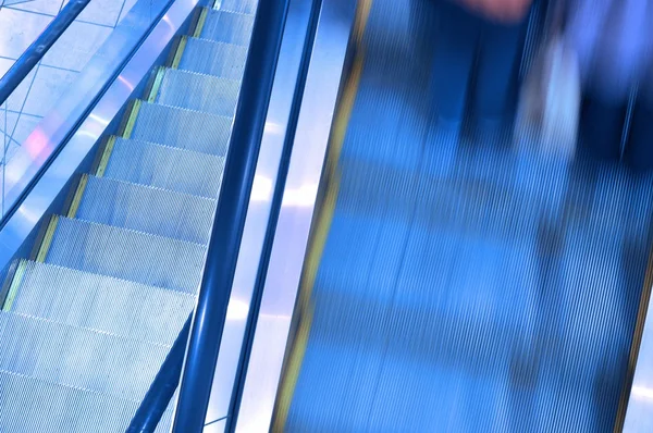 Эскалатор движения — стоковое фото
