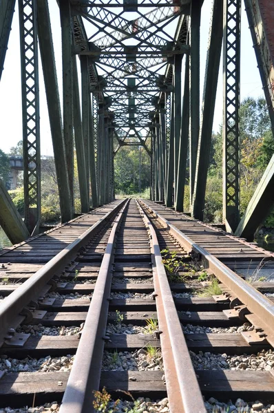 Крупный железнодорожный мост — стоковое фото