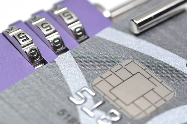 Abstracto desbloquear su tarjeta de crédito —  Fotos de Stock