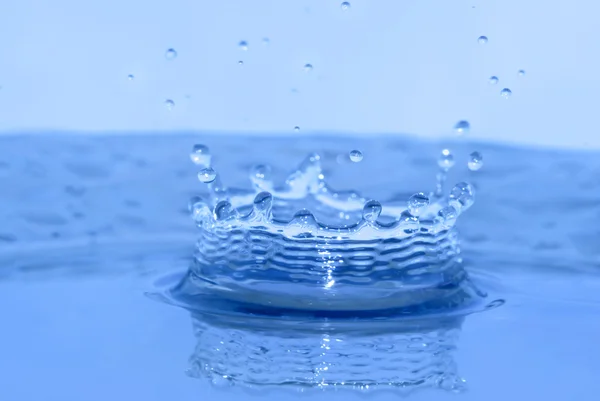 Water Drop Splash Crown Blue Tones — Stock Photo, Image