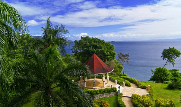 Mooie Bruiloft Paviljoen Tropische Tuin Aan Kust Stockfoto