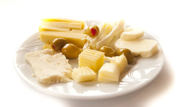 Турецкий сыр и оливки — стоковое фото