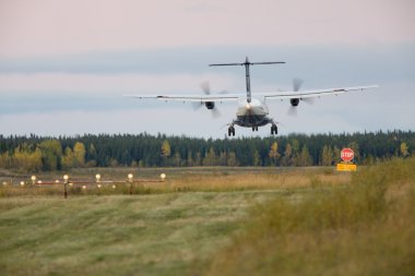 uçak iniş Thompson manitoba Havaalanı