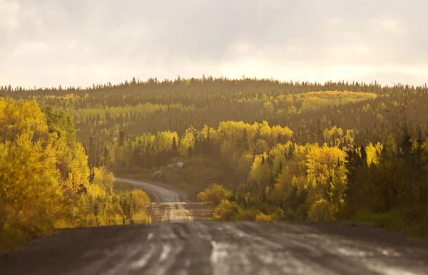 Severní manitoba silnice na podzim — Stock fotografie
