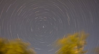 star Trails gece manitoba Kanada