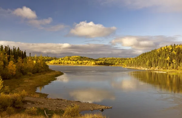 Noordelijke Manitoba Lake Buurt Van Thompson Herfst — Stockfoto