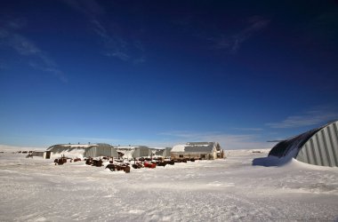 Kış saskatchewan içinde eski çiftlik makineleri