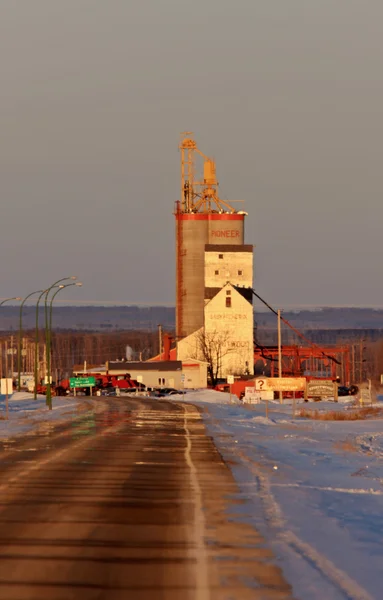 Elevador de grãos Saskatchewan no inverno — Fotografia de Stock