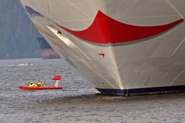 prince rupert sanık, Cruise liner geçen Motorlu tekne