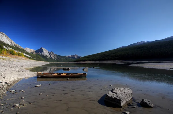 Medicine Lake Jasperin Kansallispuistossa — kuvapankkivalokuva