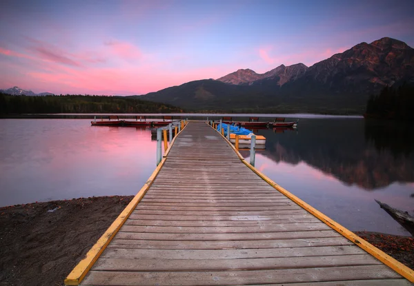 Morning View Pyramid Lake Jasper National Park — Stock Photo, Image