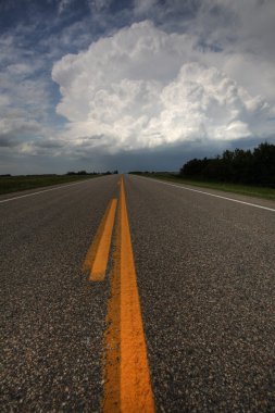 fırtına bulutları saskatchewan otoyol aşağı