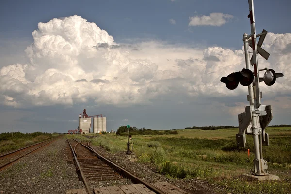 Storm clouds over Saskatchewan grain terminal — Stock Photo, Image