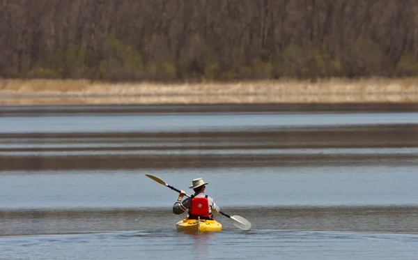 Kayaking on Manitoba lake — Stock Photo, Image