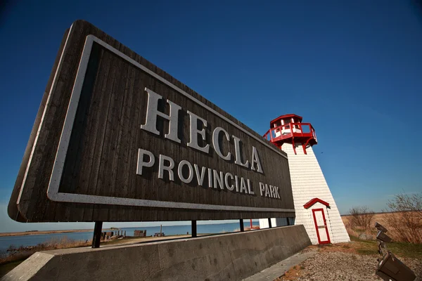 Modèle de phare et panneau sur l'île Hecla au Manitoba — Photo