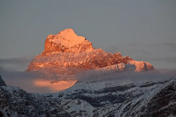 Montañas Rocosas en invierno — Foto de Stock