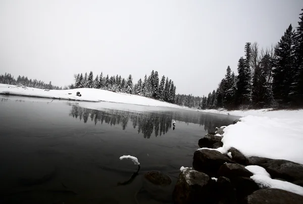 Åpent vann om vinteren – stockfoto