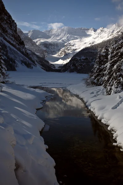 Open water in de winter — Stockfoto