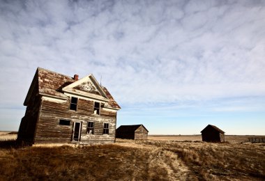 Old abandoned farm house clipart