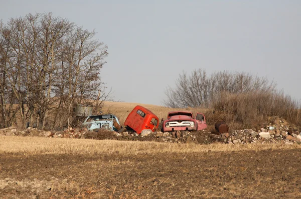 가 버려진된 농장 차량 — 스톡 사진