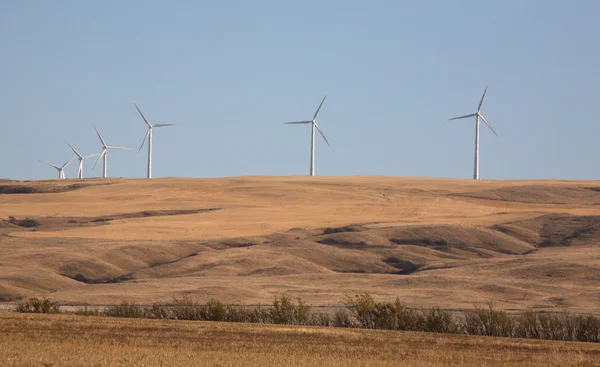 Ветряная электростанция к югу от озера Галл Саскачеван — стоковое фото