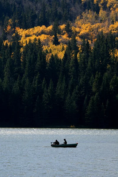 Two fishermen boating on Reesor Lake — Stock Photo, Image