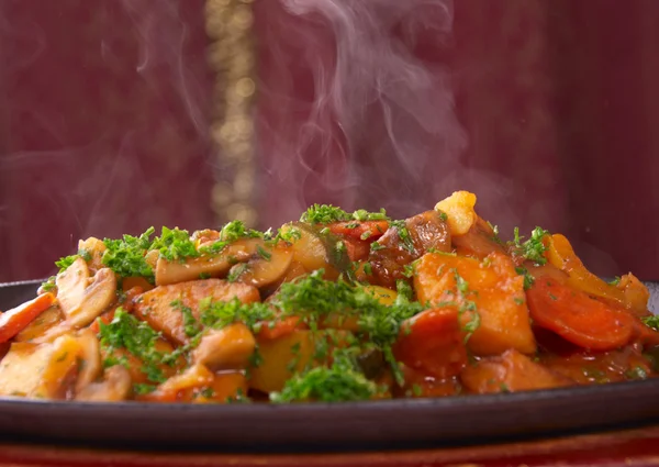 Gorące ragout z warzyw i mięsa — Zdjęcie stockowe