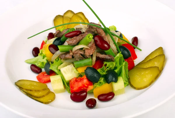 Färsk sallad med grönsaker — Stockfoto