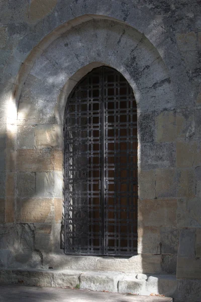 Old Rusty Grid Stone Arch — Stock Photo, Image