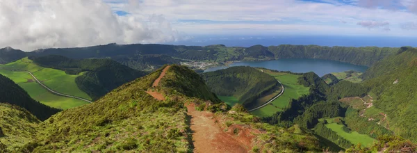 Caminho para um miradouro em Sete Cidades, San Miguel, Açores — Fotografia de Stock