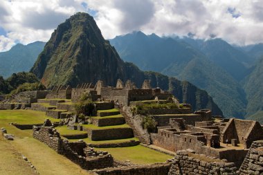 Wayna Picchu framed in ruins clipart