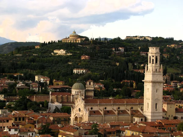 Panoramisch uitzicht van verona, Italië — Stockfoto